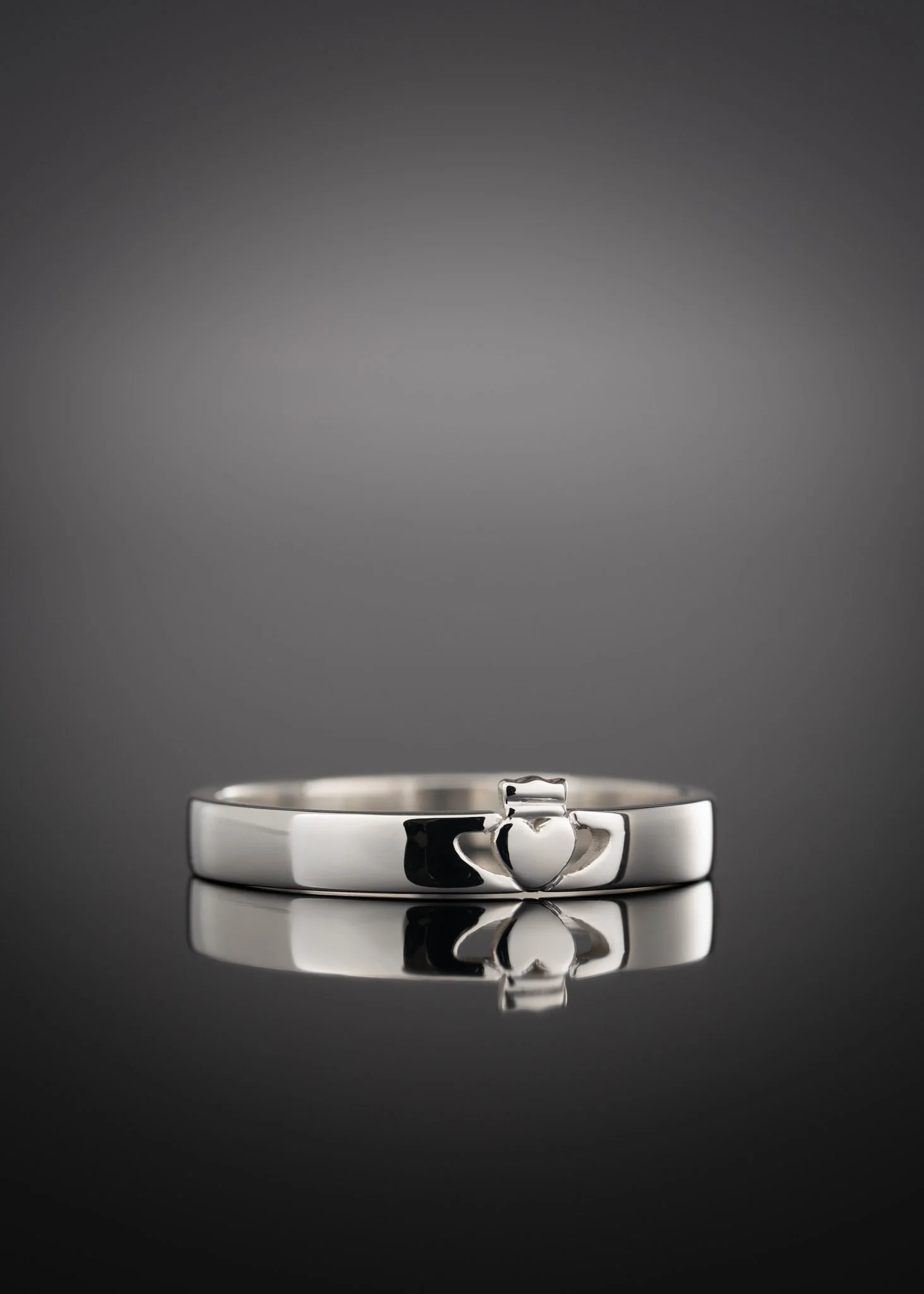 Dainty Claddagh Ring White Gold