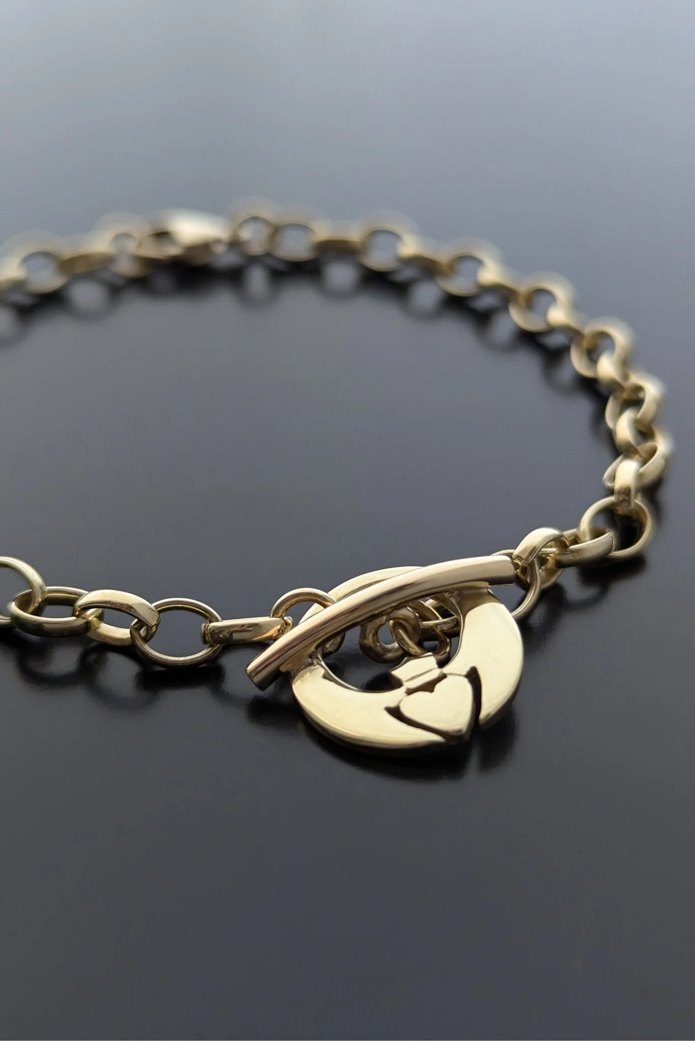 Gold Claddagh Bracelet - Image 3