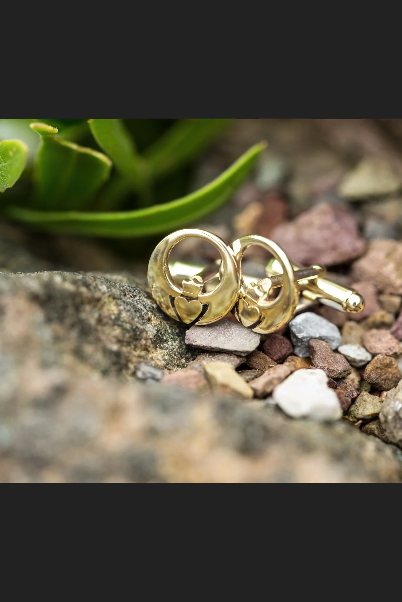 Gold Claddagh Cufflinks - Image 2