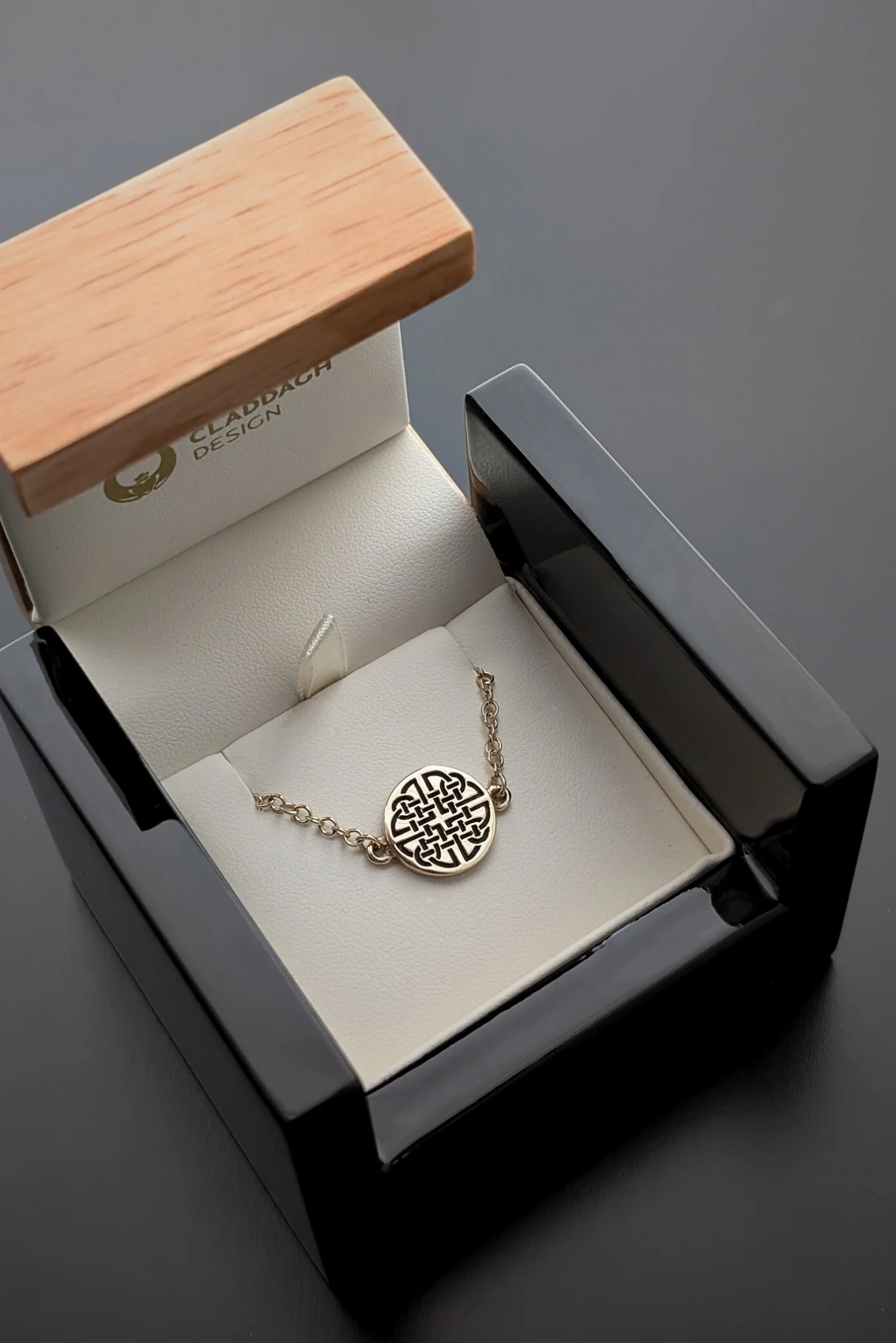 Gold Dara Knot Bracelet - Image 2