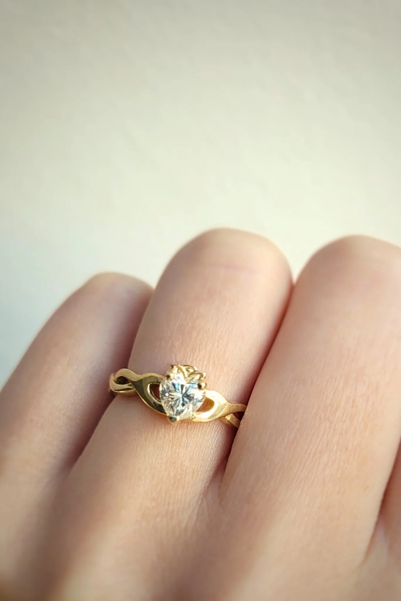 Diamond Claddagh Ring Gold Weave Band - Image 4