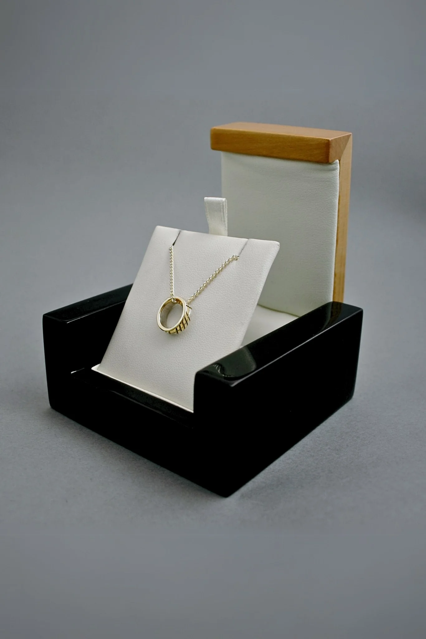 Grá Ogham Necklace Gold - Image 3