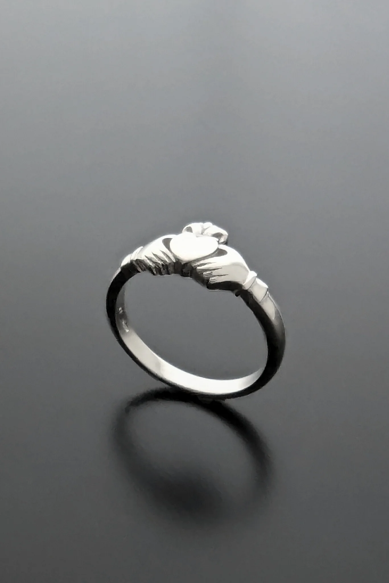 Heritage Claddagh Ring - Image 6