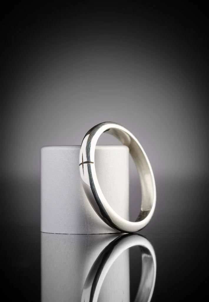 White Gold Ogham Ring Women's Court 3mm - Image 4