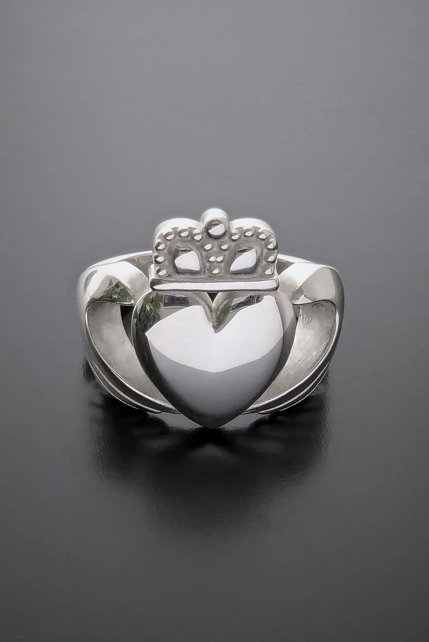 Large Legacy Claddagh Ring Silver - Image 5