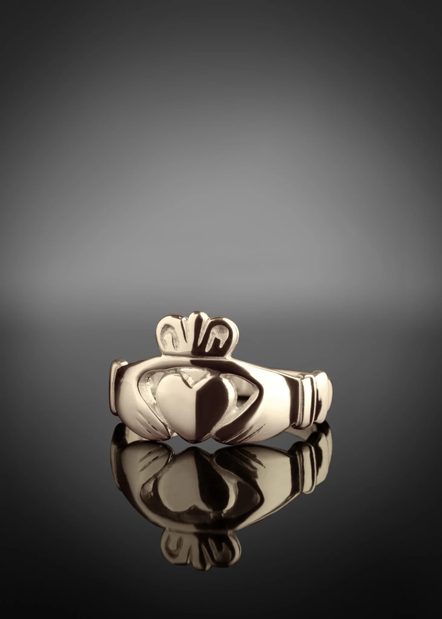 Men's Claddagh Ring Gold - Image 2