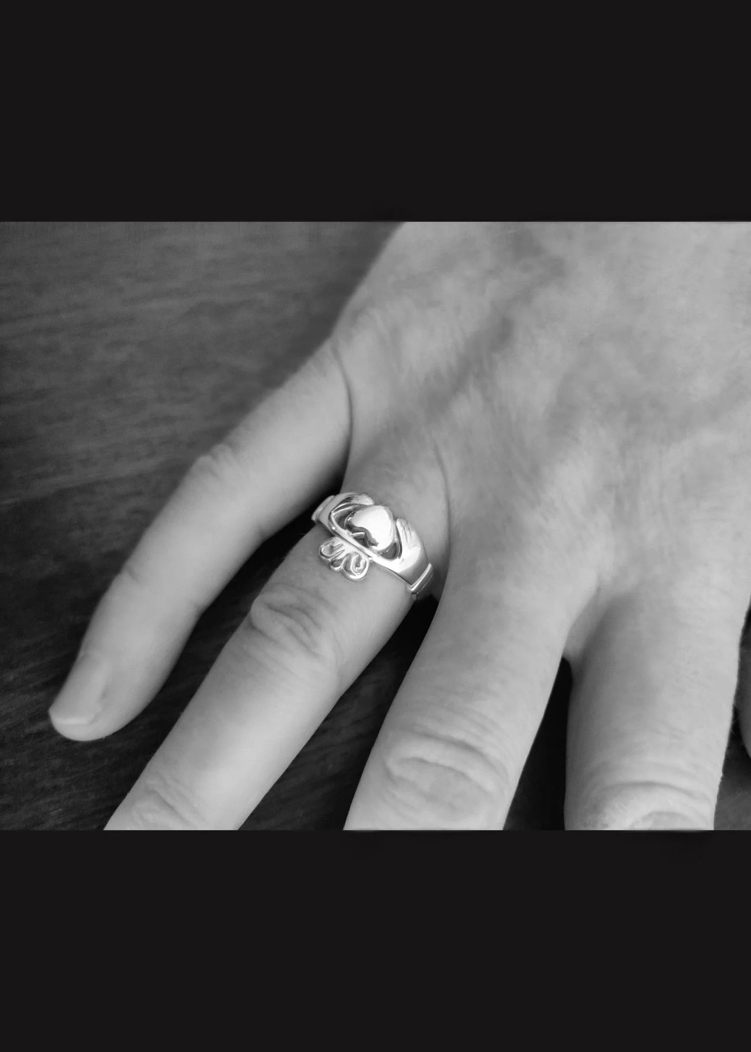 Men's Claddagh Ring Gold - Image 3