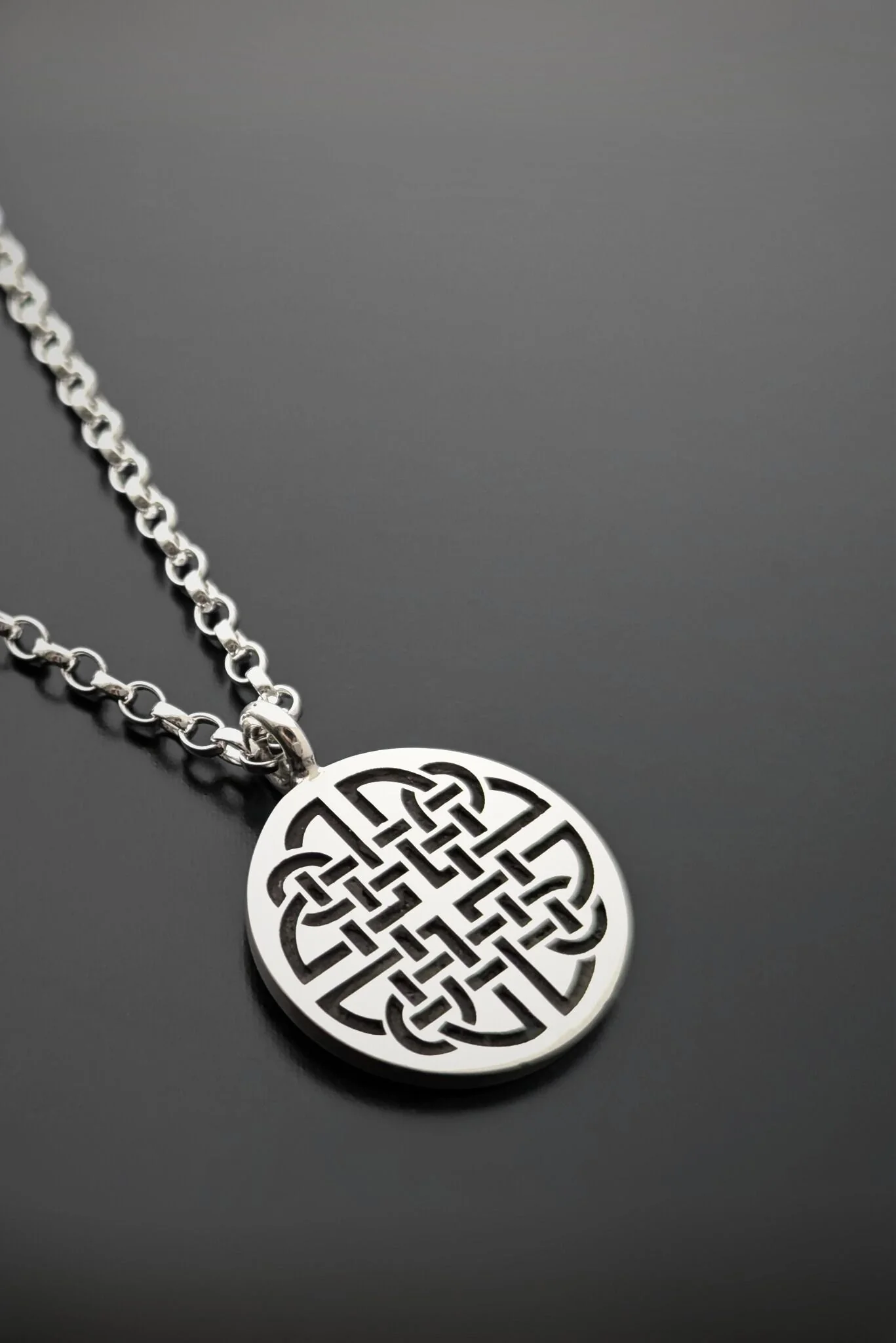 Men's Dara Knot Pendant - Image 2